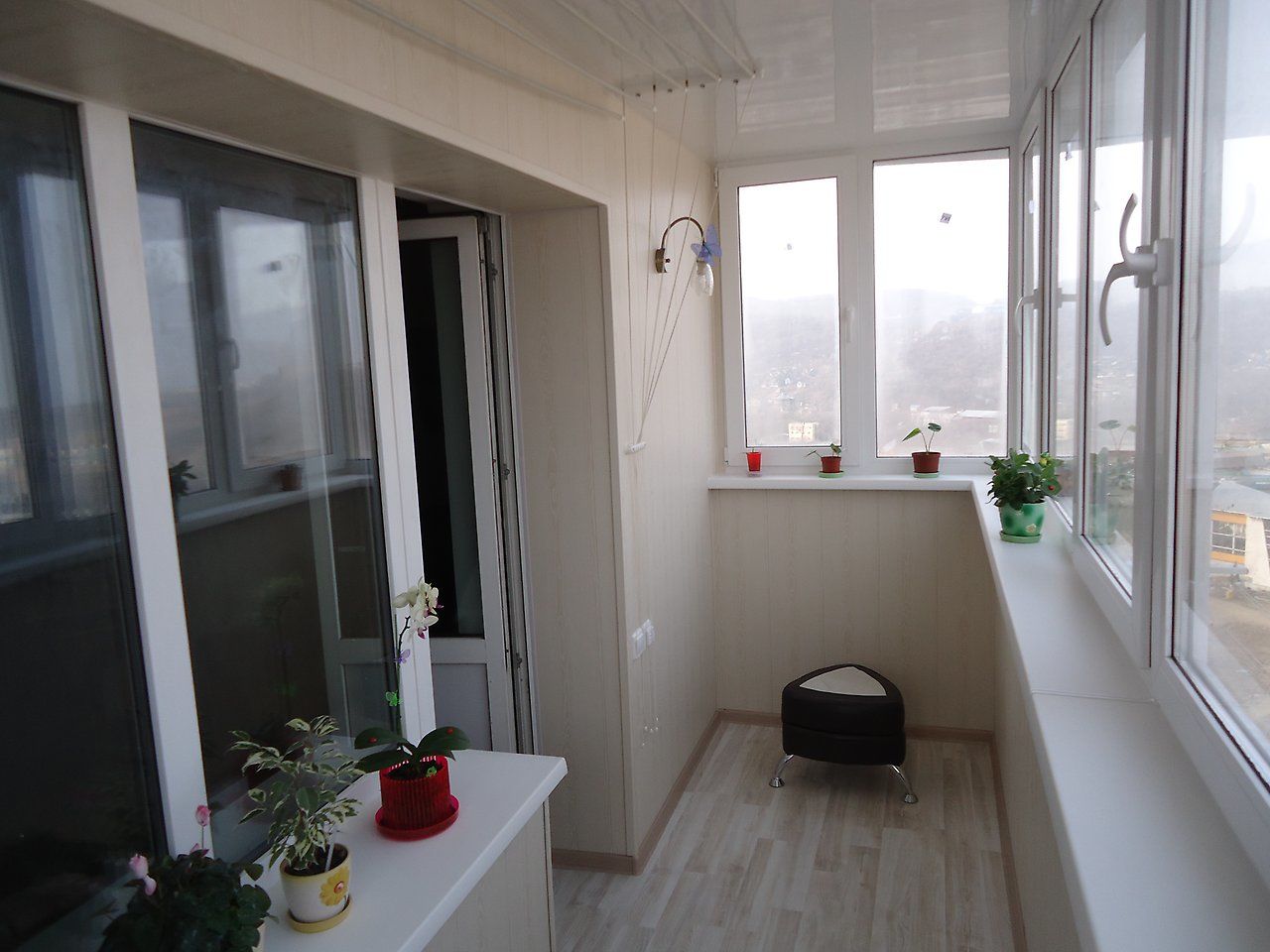  Отделка балкона вагонкой